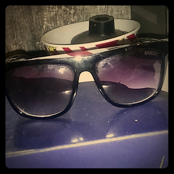 Gucci sunglasses - Picture 1 of 2